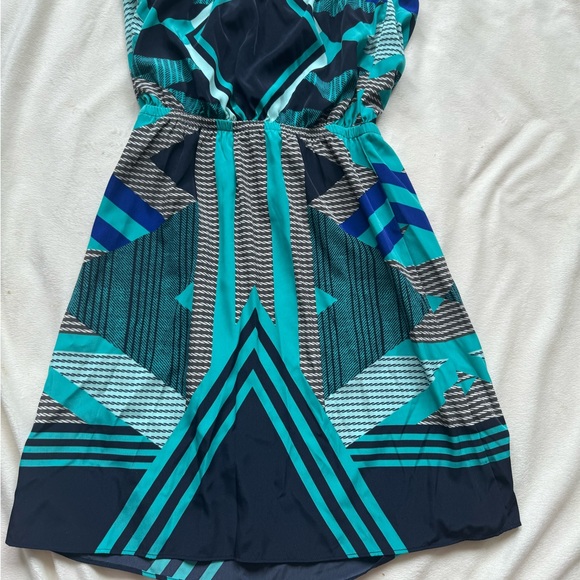 Express dress - Picture 3 of 5